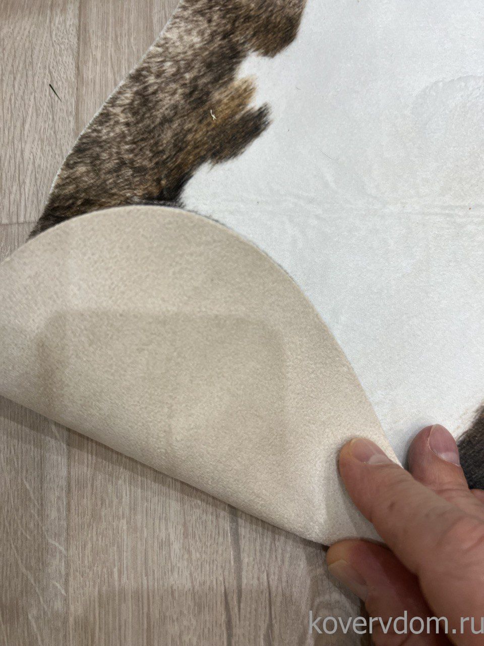 Ковер шкура коровы искусственная WHITE/BROWN/DARK BROWN Ковер шкура коровы искусственная WHITE/BROWN/DARK BROWN