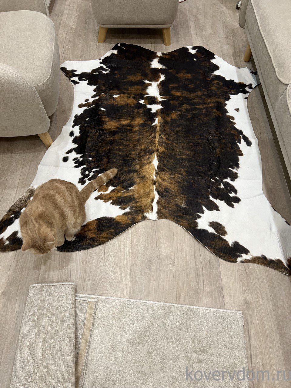 Ковер шкура коровы искусственная WHITE/BROWN/DARK BROWN Ковер шкура коровы искусственная WHITE/BROWN/DARK BROWN